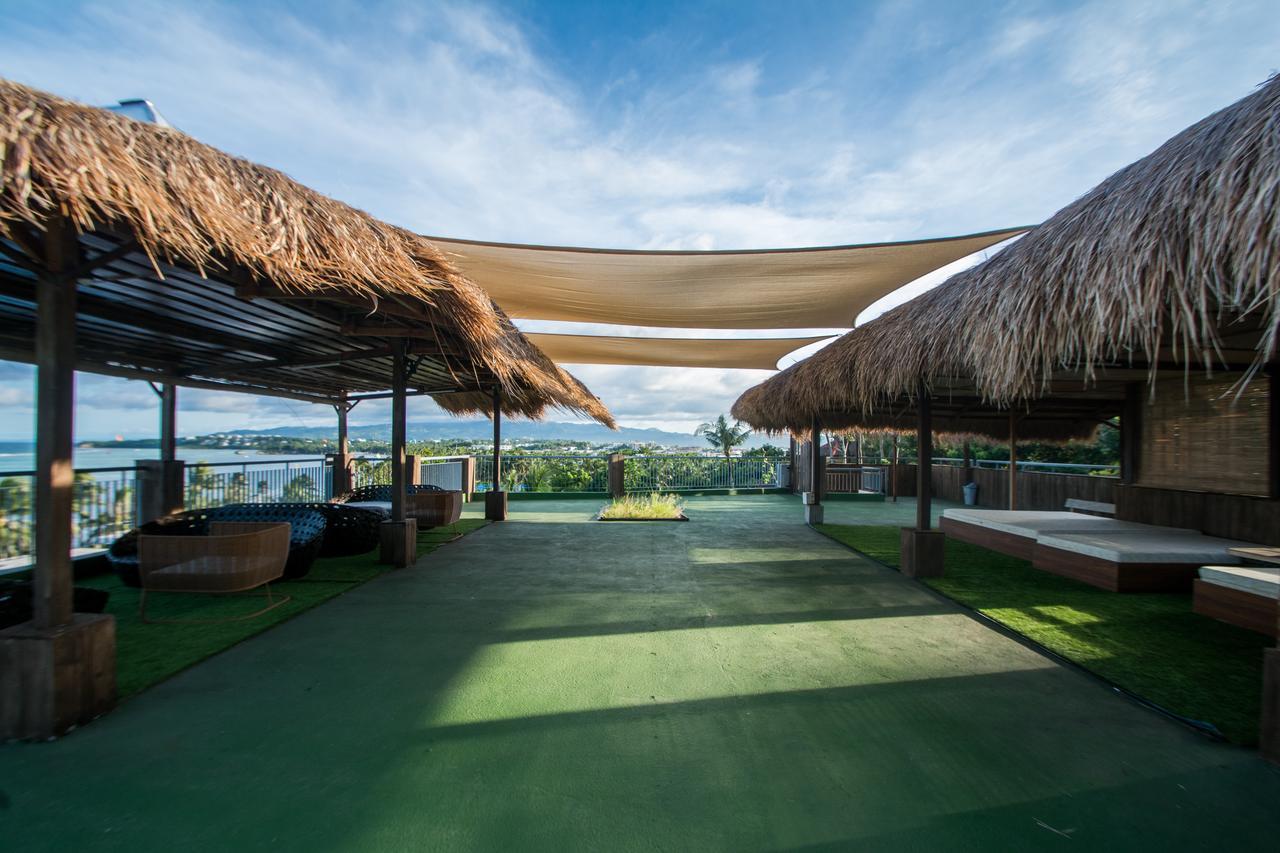 Luxeview Hotel Balabag  Esterno foto