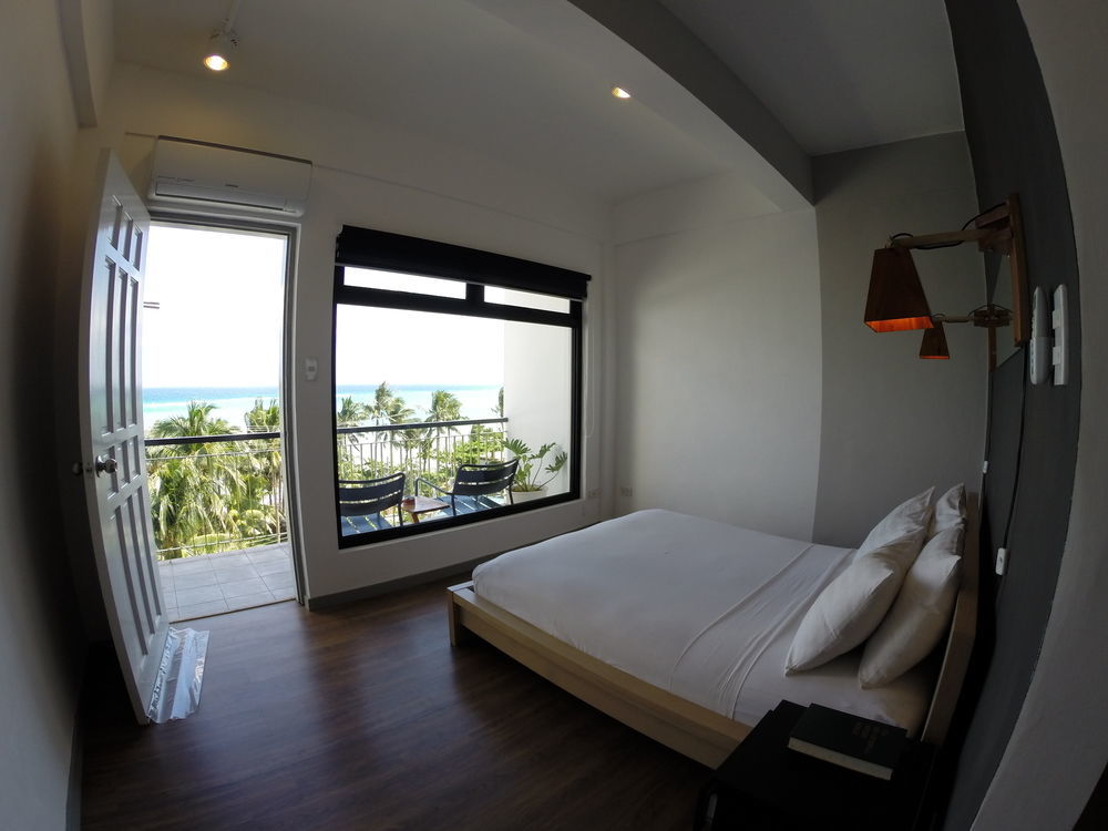 Luxeview Hotel Balabag  Esterno foto