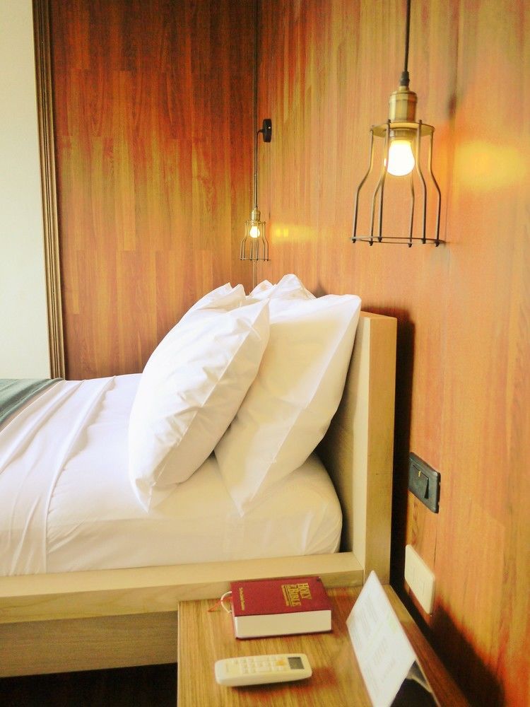 Luxeview Hotel Balabag  Esterno foto