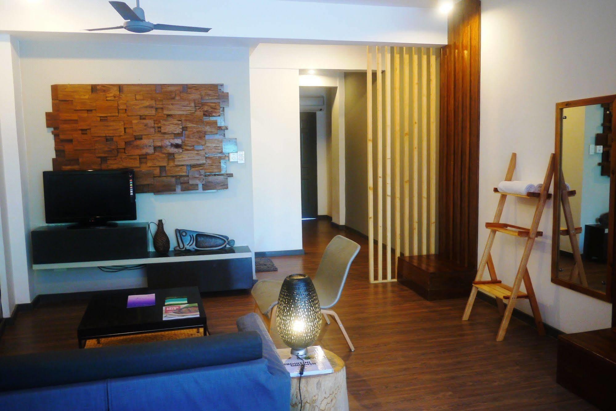 Luxeview Hotel Balabag  Esterno foto