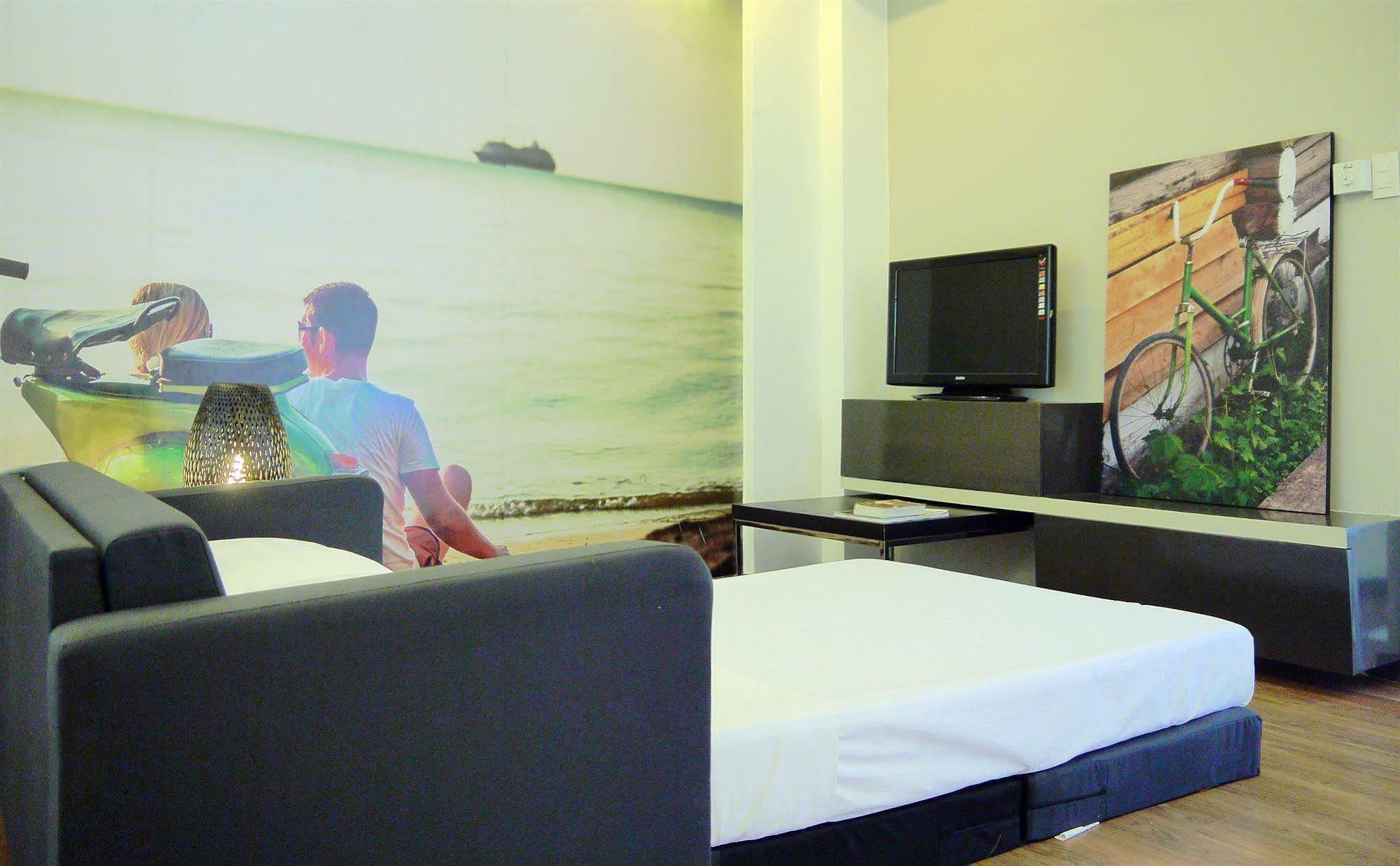 Luxeview Hotel Balabag  Esterno foto