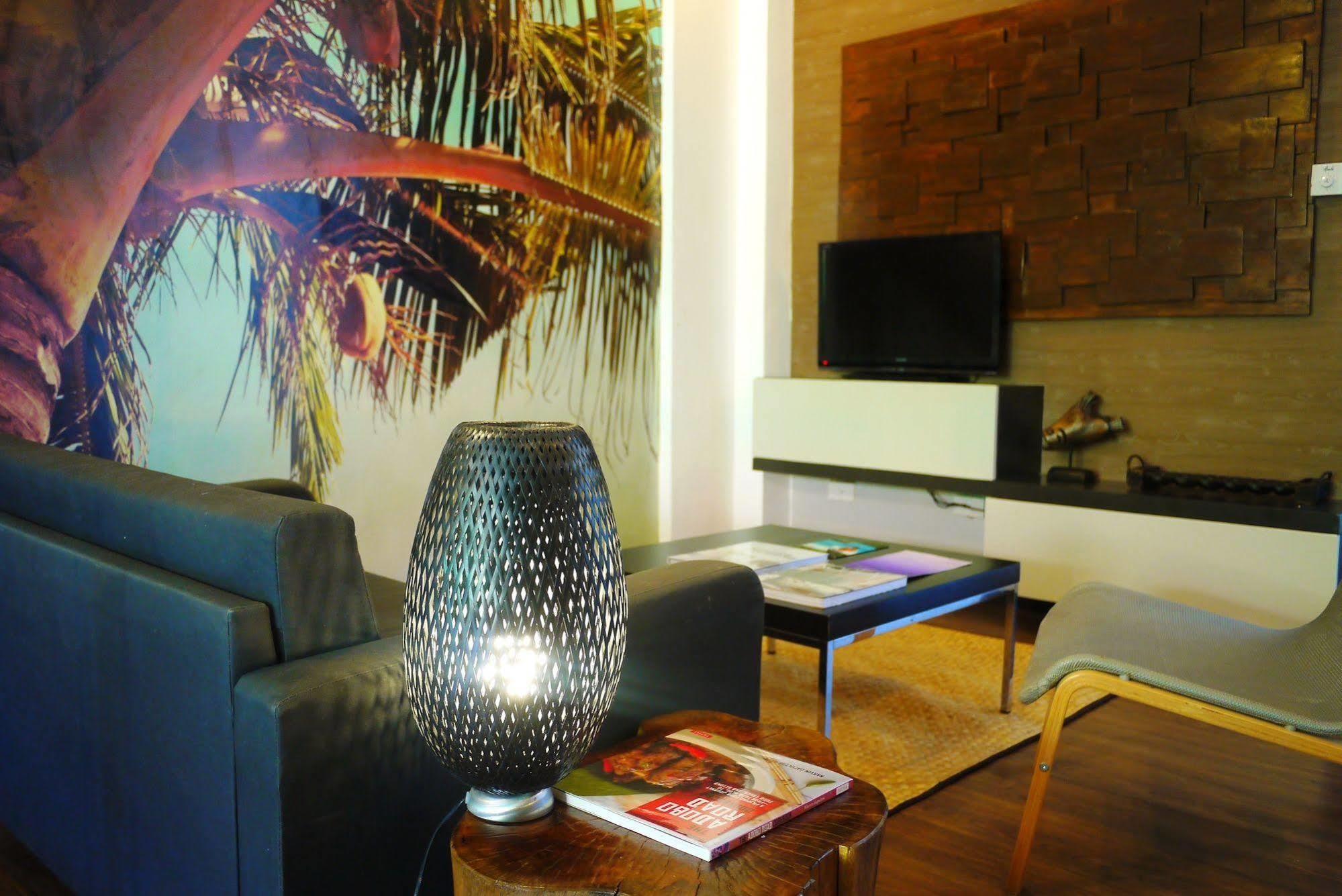 Luxeview Hotel Balabag  Esterno foto